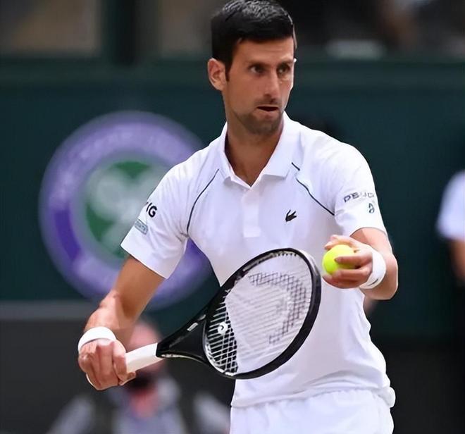 出球队在防 出球队在防