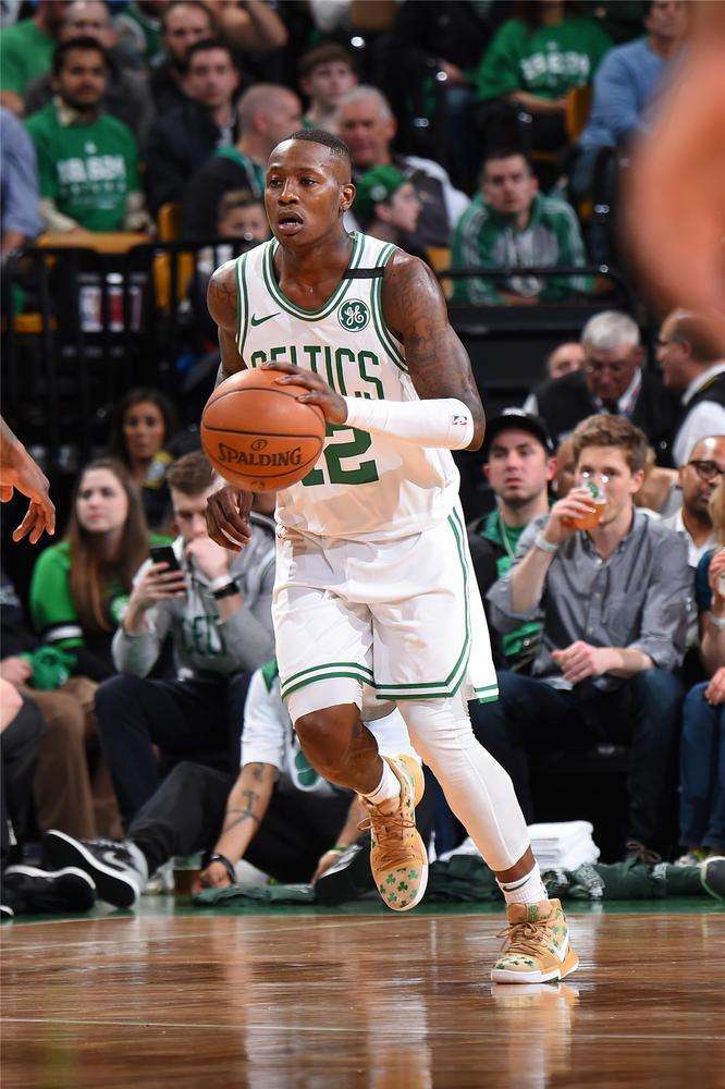 球舞台上的 球舞台上的