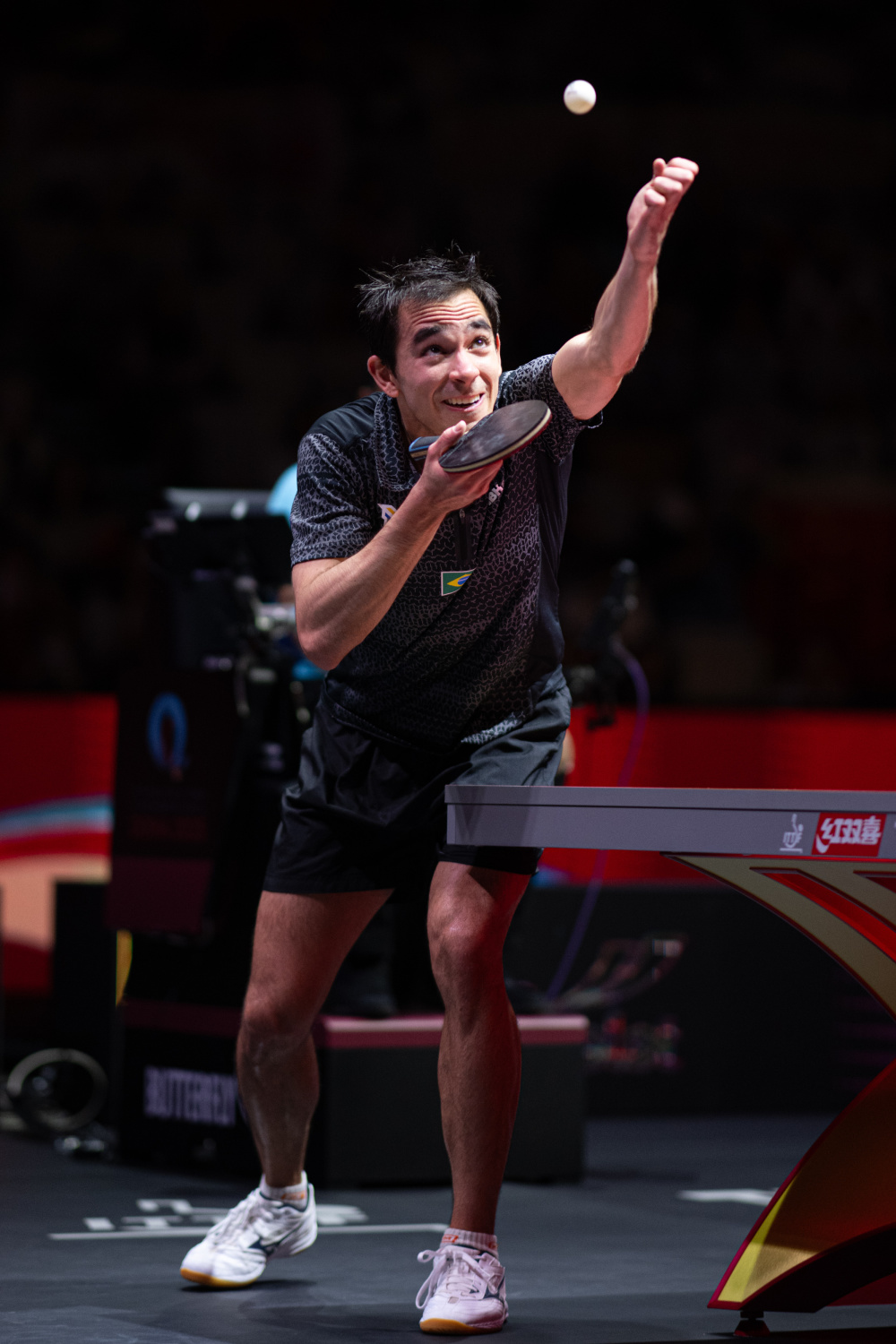 以坚毅的精 以坚毅的精